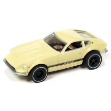 Auto World HO 1973 Datsun 240Z Yellow Electric Slot Car SC391