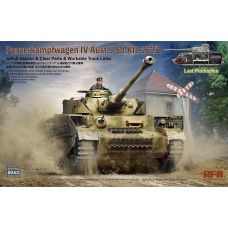 RyeField Model 1/35 Panzer IV Ausf.J w/Interior Plastic Model Kit