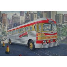 Roden 1/35 GMC PD3751 Silverside Trailwagon Trailways Company Plastic Model Kit