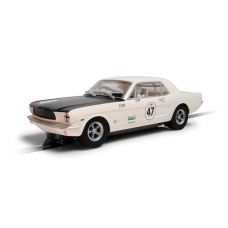 Scalextric 1/35 1966 Ford Mustang Goodwood Revival Slot Car C4353